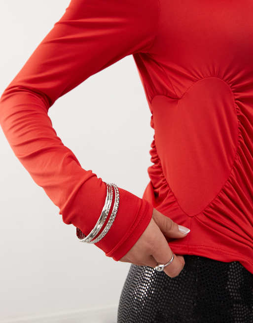 Monki - Jersey top met lange mouwen en gerimpeld hartdetail in rood, 2 van 4