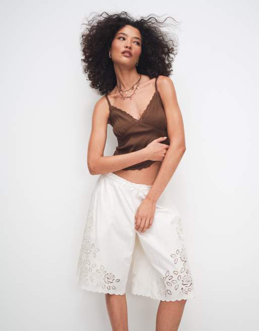Monki - Jorts in pizzo bianco a fiori, 5 di 7