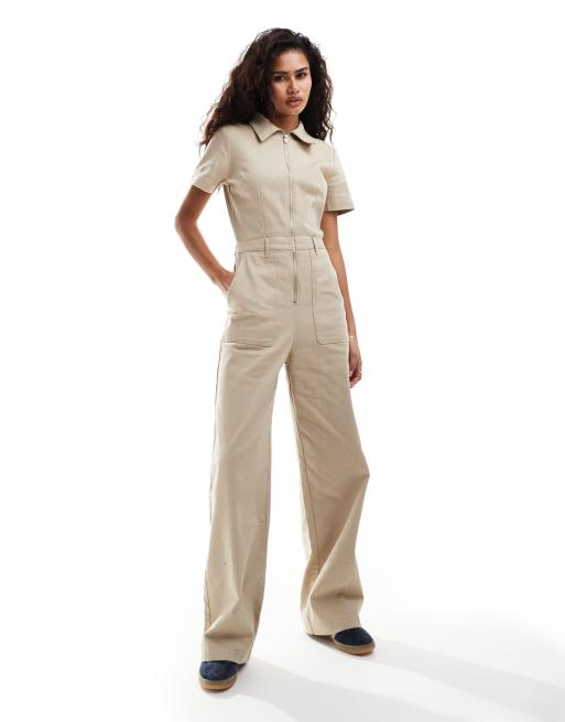 Monki – Jumpsuit in Beige mit weitem Bein und Reißverschluss vorne