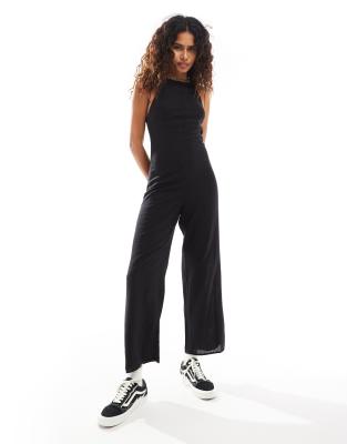 Monki - Jumpsuit in Schwarz mit weitem Bein und eckigem Ausschnitt