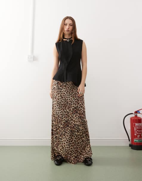 Monki - Jupe longue en satin coupé en biais avec imprimé léopard - view 1