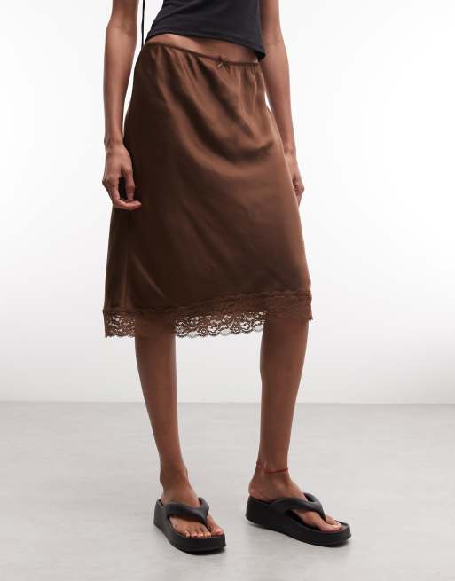 Monki - Jupe mi-longue en dentelle effet satin - Marron, 4 de 5