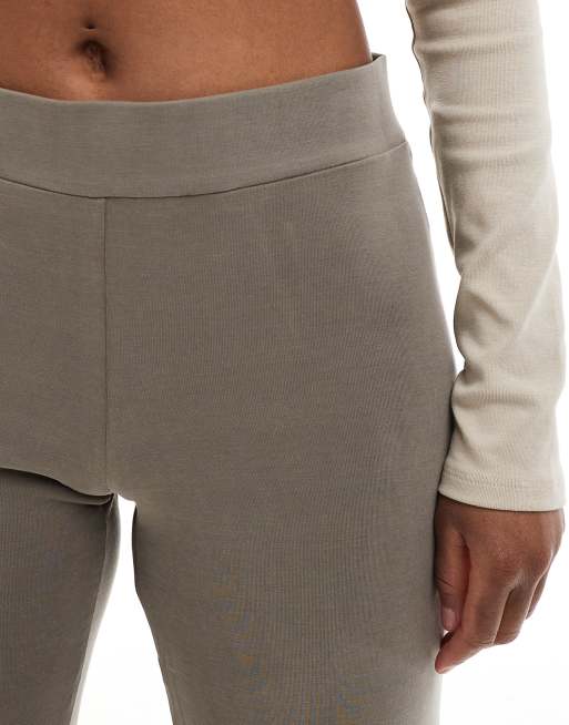 Monki – Kakifärgade, supermjuka byxor i jersey med låg midja och vida ben, 5 av 5