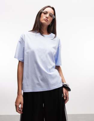 Monki - Kastiges Oversize-T-Shirt in Blau