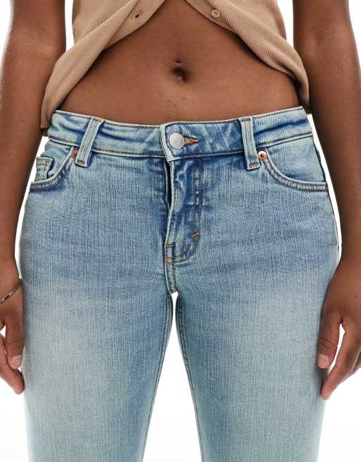 Monki - Katsumi - Flared jeans met lage taille in blauw met getinte dirty wash , 5 van 5