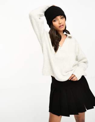 Monki knitted v-neck polo collar sweater in light grey melange | ASOS