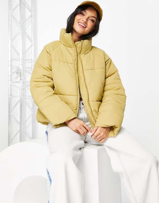 Monki - Kort gewatteerd jack in geel - BEIGE