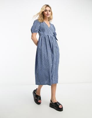 Monki - Kurzärmliges Midikleid mit blauem Vichy-Karomuster