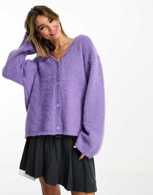 Monki – Langärmlige Midi-Strickjacke in Flieder