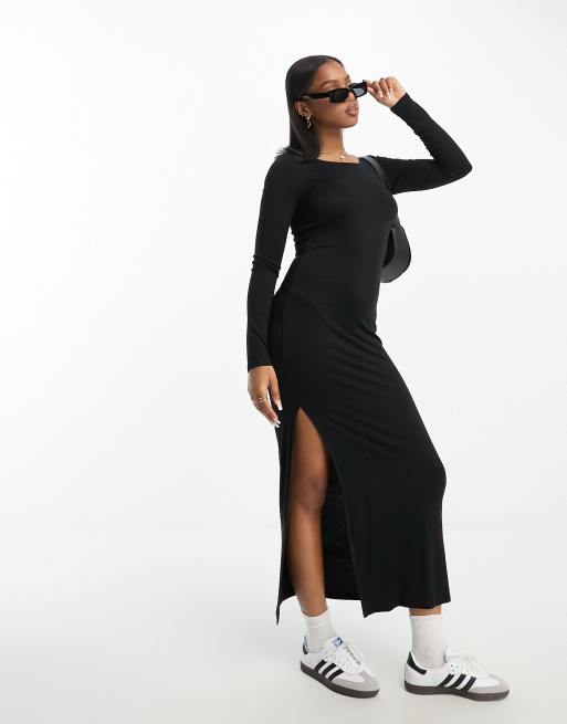 Monki – Langärmliges Jersey-Kleid in Schwarz mit U-Ausschnitt und Seitenschlitz