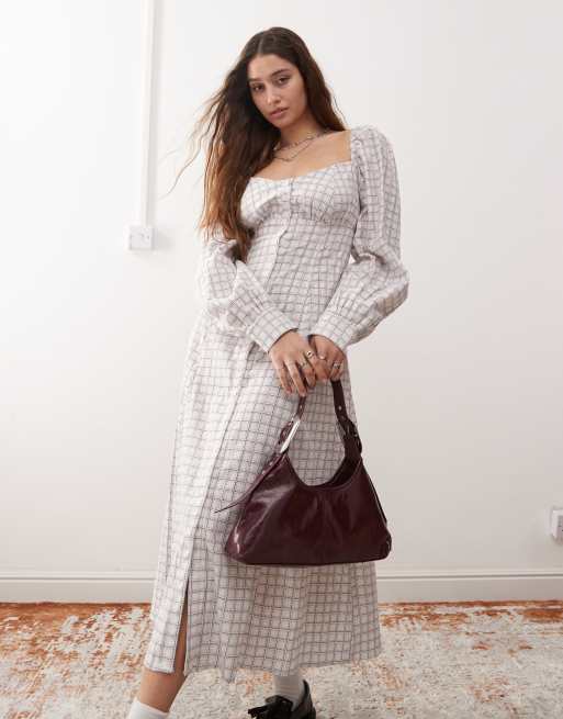 Monki – Langärmliges, langes Kleid in kariertem Rosa mit eckigem Ausschnitt, 4 von 4