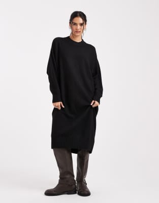 Monki - Langärmliges Midi-Pulloverkleid aus Strick in Schwarz