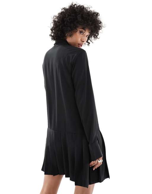 Monki – Langärmliges Minikleid in Schwarz mit Schleifenband, Plissee und Kragen, 3 von 4
