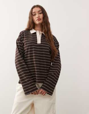 Monki - Langärmliges Oversize-Rugby-Polohemd mit Streifen in Braun-Brown