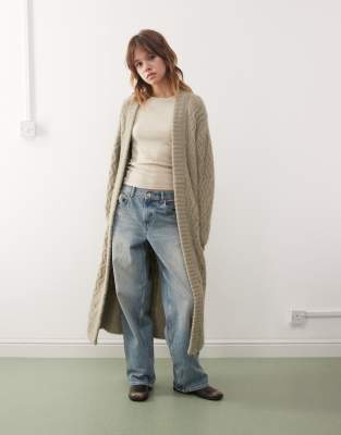 Monki - Lange Oversize-Strickjacke in Khaki-Grün