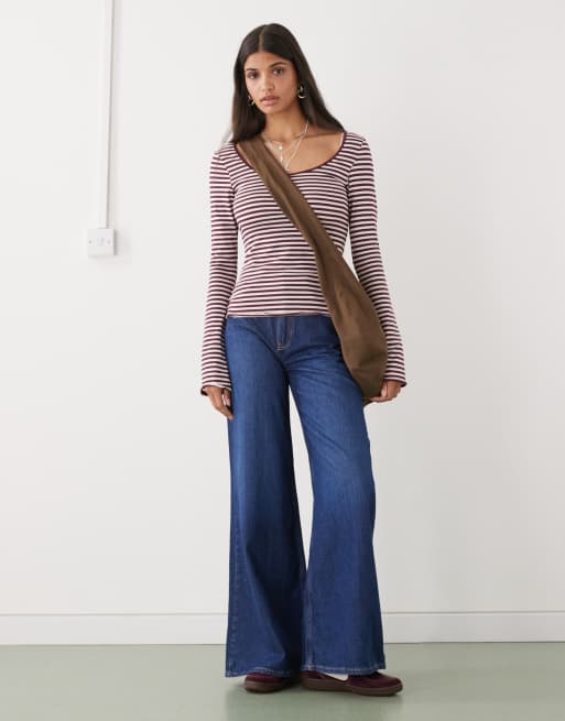 Monki - Langærmet T-shirt i slim fit med dyb rund hals og bordeauxrøde/lyserøde striber, 2 af 4