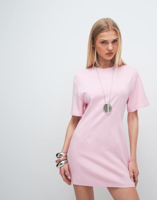 Monki – Ljusrosa t-shirtklänning i minilängd med indragen midja, 2 av 7
