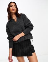 Monki round neck relaxed knitted sweater in light grey melange | ASOS