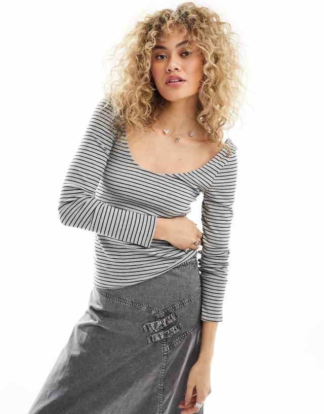 Monki - long sleeve scoop back top in grey melange and black stripe