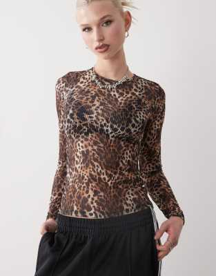 long sleeve sheer ribbed top in brown leopard print