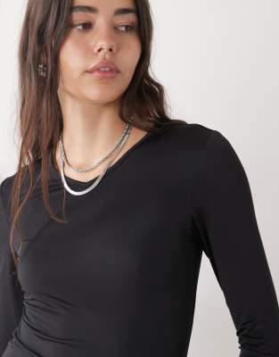 Monki Long Sleeve Top In Black