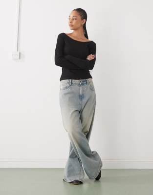 Monki Long Sleeve Top In Black