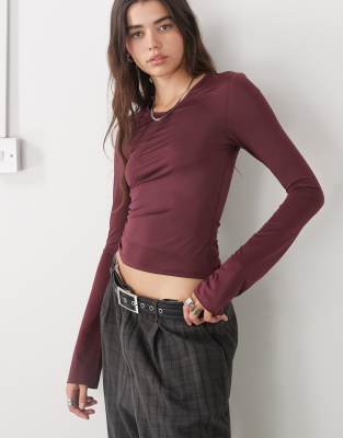 Monki Monki long sleeve top in burgundy-Red