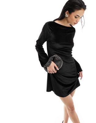 long sleeve velvet mini dress in black