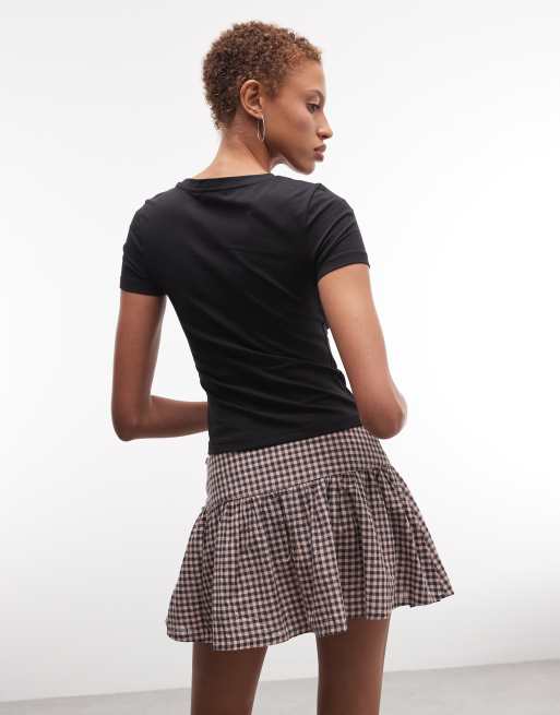 Monki – Louie – Knapp und schmal geschnittenes T-Shirt in Schwarz, 2 von 4