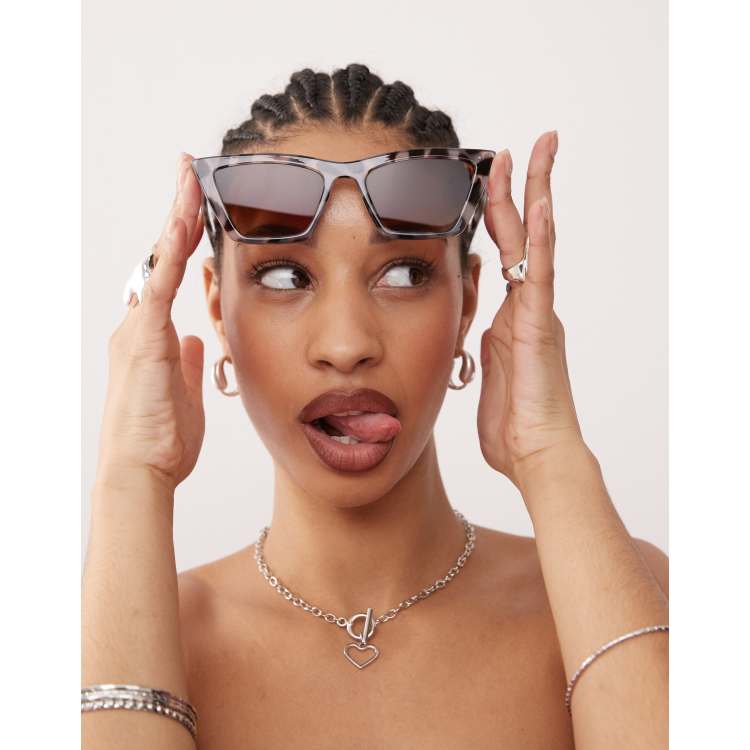 Monki Lunettes de soleil oversize a monture il de chat Argente Fenua environnementShops