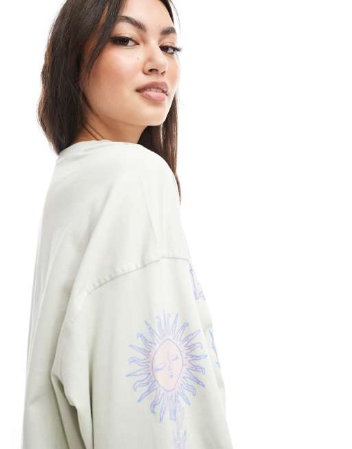 Monki - Lysegrøn oversized T-shirt med lange ærmer og 'Spirit Keeper'-print, 3 af 4