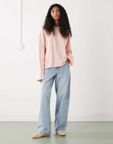 Monki - Lyserød oversized og langærmet T-shirt med sideslidser og koralfarvede striber - view 1