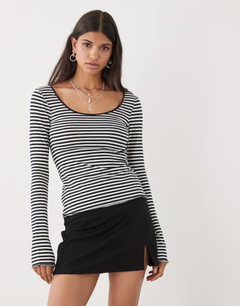 Monki - Maglietta a maniche lunghe slim a righe nere e bianco sporco con scollo rotondo - view 1