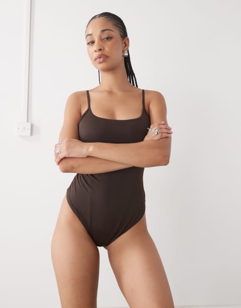 Monki - Maillot 1 pièce échancré à encolure dégagée - Marron chocolat foncé - view 1