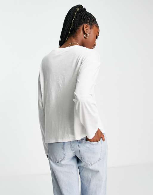 Monki Maja long sleeve t-shirt in white, 2 of 4