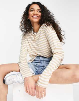 Monki - Maja - Top a maniche lunghe in misto cotone a righe beige e bianco - WHITE