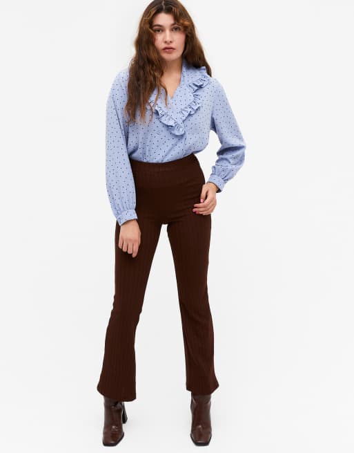 Monki - Marian - Bluse med flæsekrave og pletprint i blå, 4 af 4