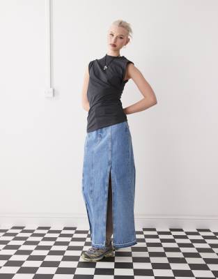 Monki - Maxi-Jeansrock im Western-Stil in vintage-blauer Waschung