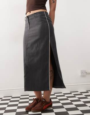 maxi skirt with side split in gray pinstripe