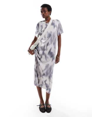 Monki Maxi T-shirt Dress In Gray Tie Dye