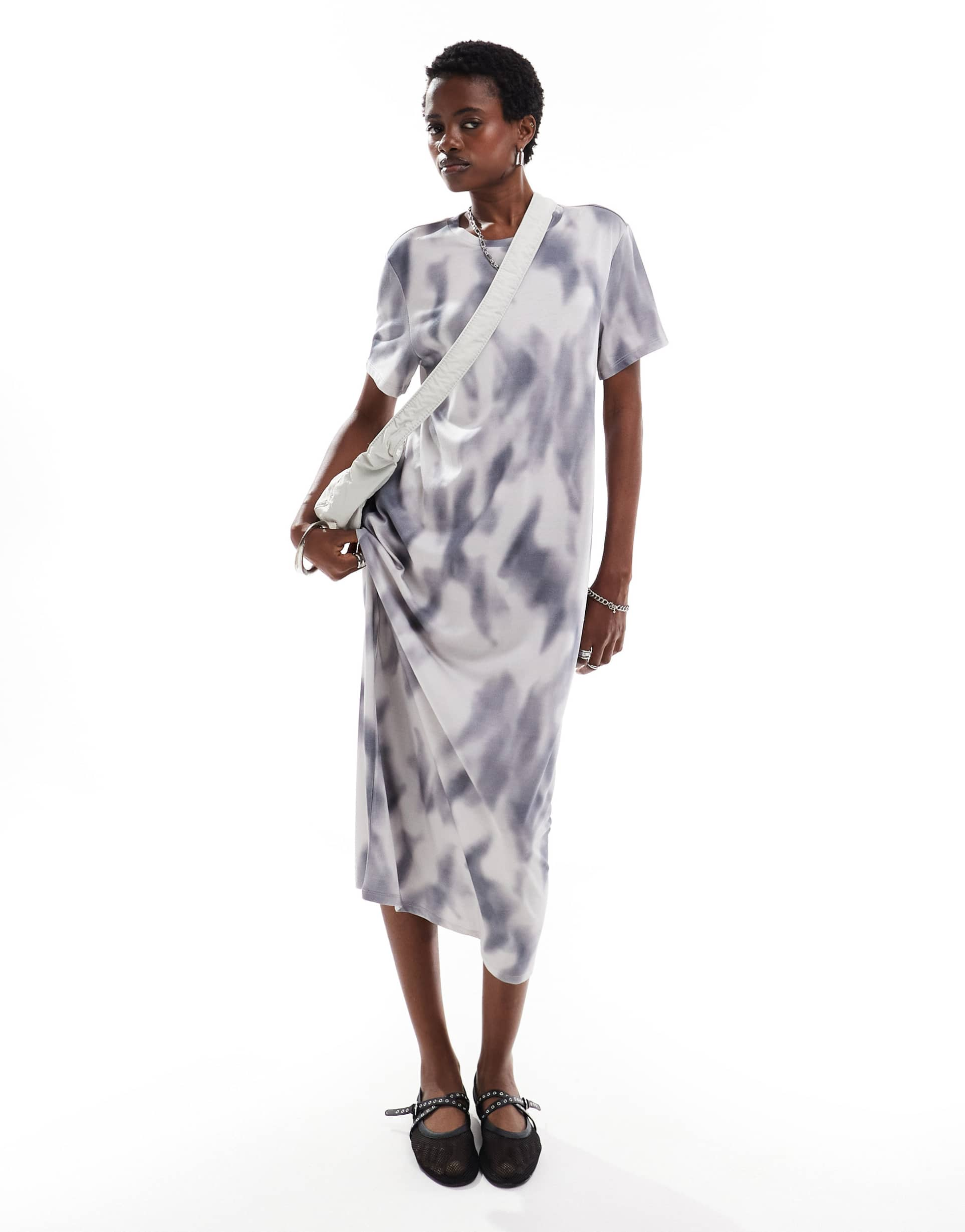 monki maxi t-shirt dress in gray tie dye