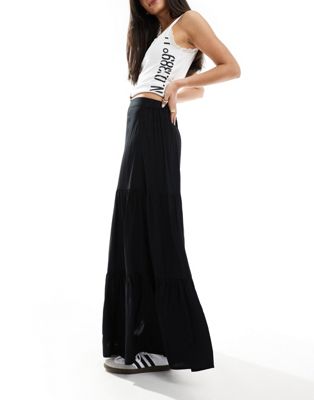 maxi tiered skirt in black