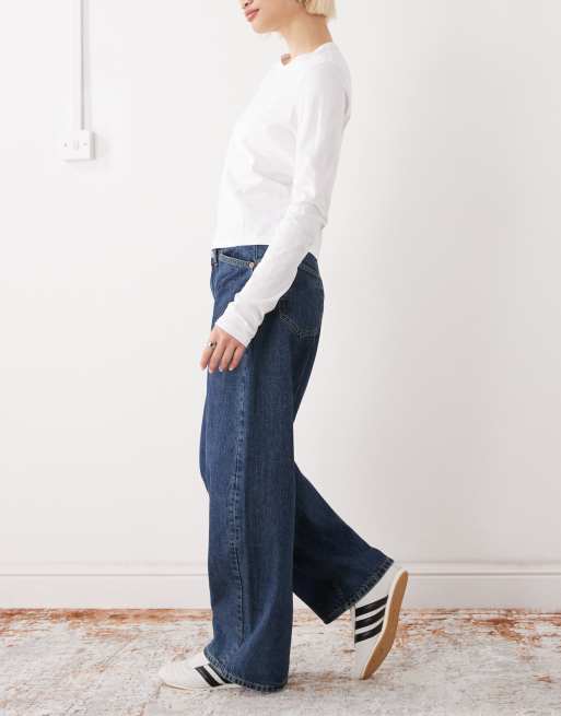 Monki – Mellanblå, tvättade jeans med vida ben, 2 av 5