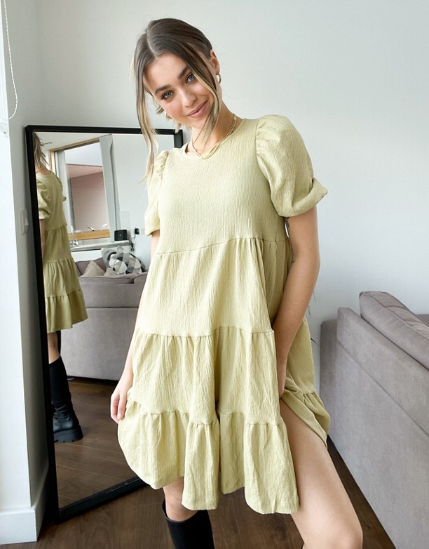  Ceny Monki – Mi – Luźna warstwowa sukienka mini w kolorze khaki Khaki