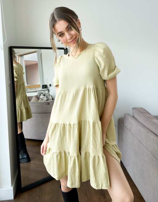 Monki - Mi - Robe babydoll courte à effet étagé - Kaki