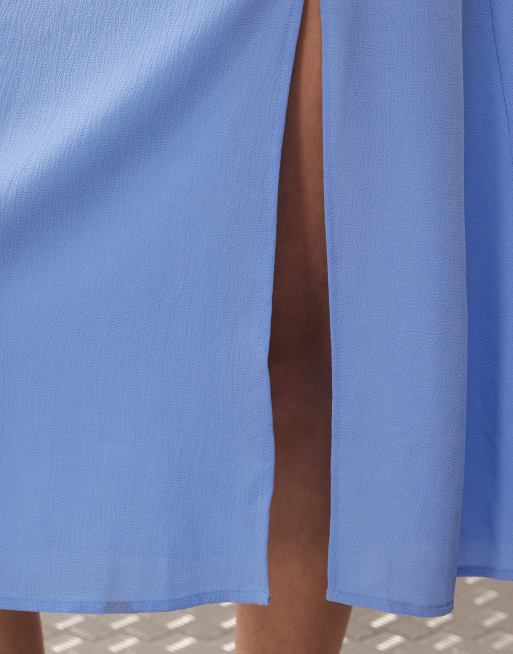 Monki - Midi jurk met gerimpelde voorkant en zijsplit in blauw, exclusief bij ASOS, 4 van 4