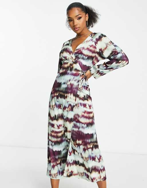 Monki - Midi-jurk van satijn met overslag en vervaagde abstracte print