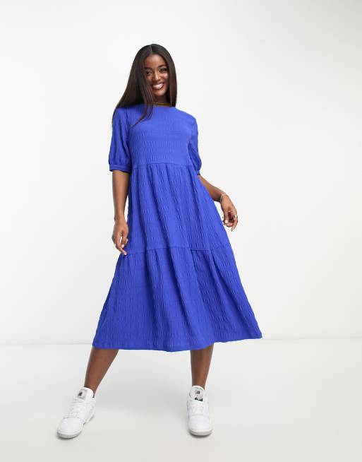 Monki - Midi-smockjurk in blauw