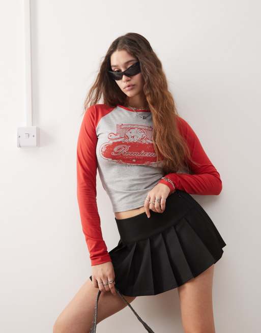 Pleated skirt red and black best sale