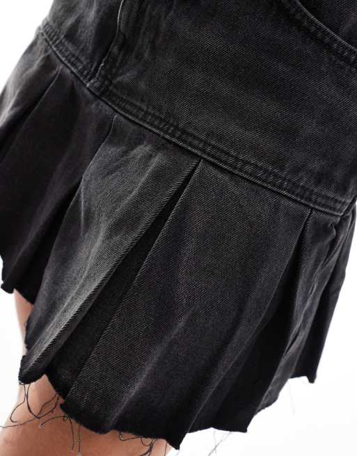 Monki - Minigonna di jeans nero slavato a pieghe, 4 di 5